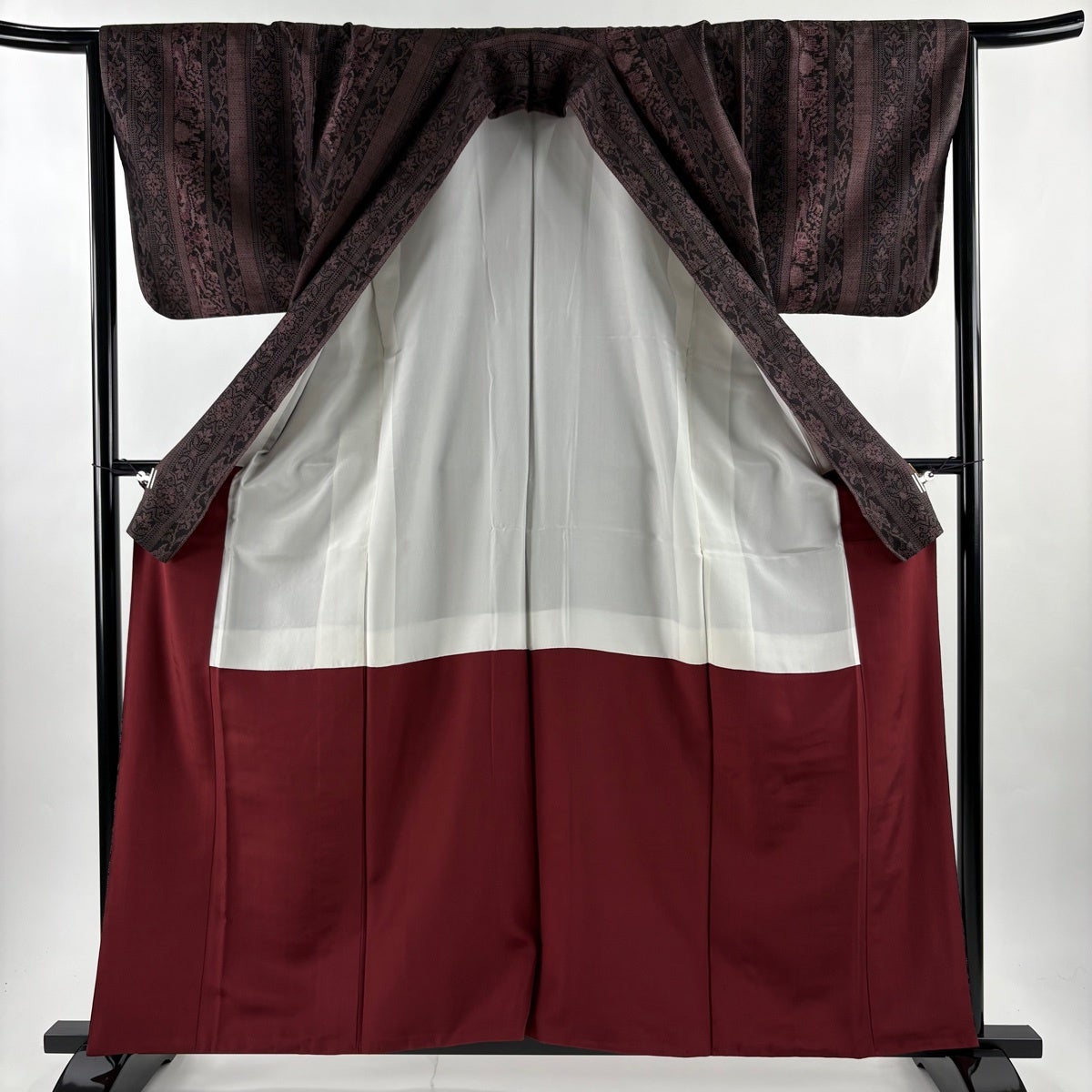 【美品】 塩沢紬 身丈161.5cm 裄丈65.5cm 正絹 名品 【中古】 50%OFF 【美品】 塩沢紬 身丈161.5cm 裄丈65.5cm M 袷 証紙あり 縦縞