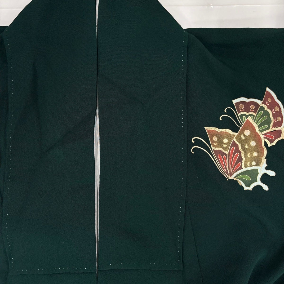 振袖 身丈159.5cm 裄丈67.5cm L 袷 蝶 草花 金彩 深緑 正絹 名品｜中古
