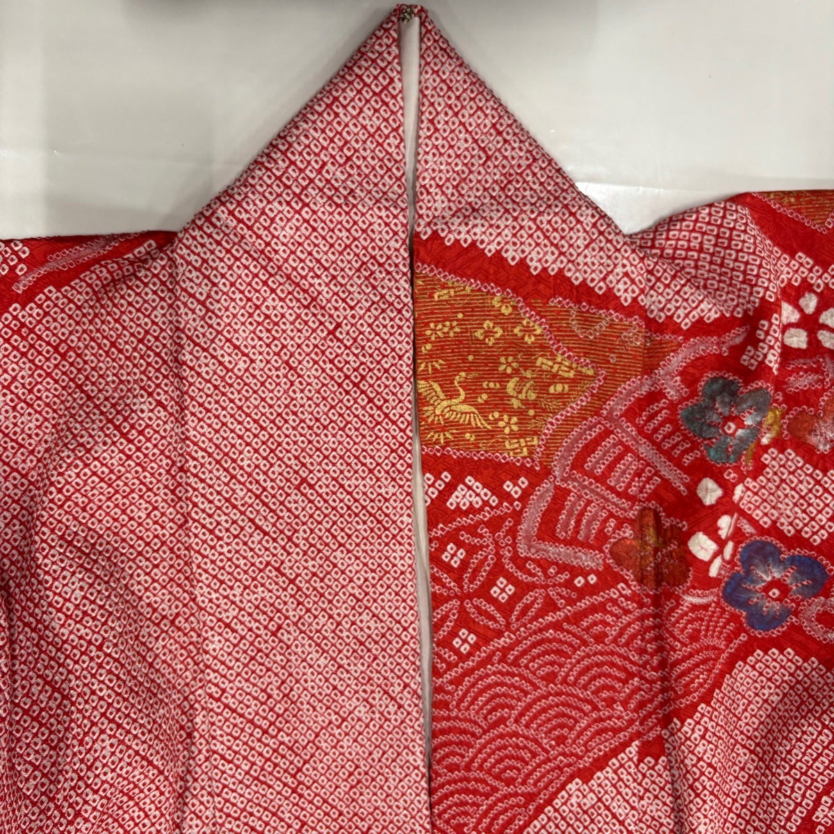 振袖 身丈175cm 裄丈68cm L 袷 桧扇 菊 金彩 絞り 赤 正絹 名品｜中古