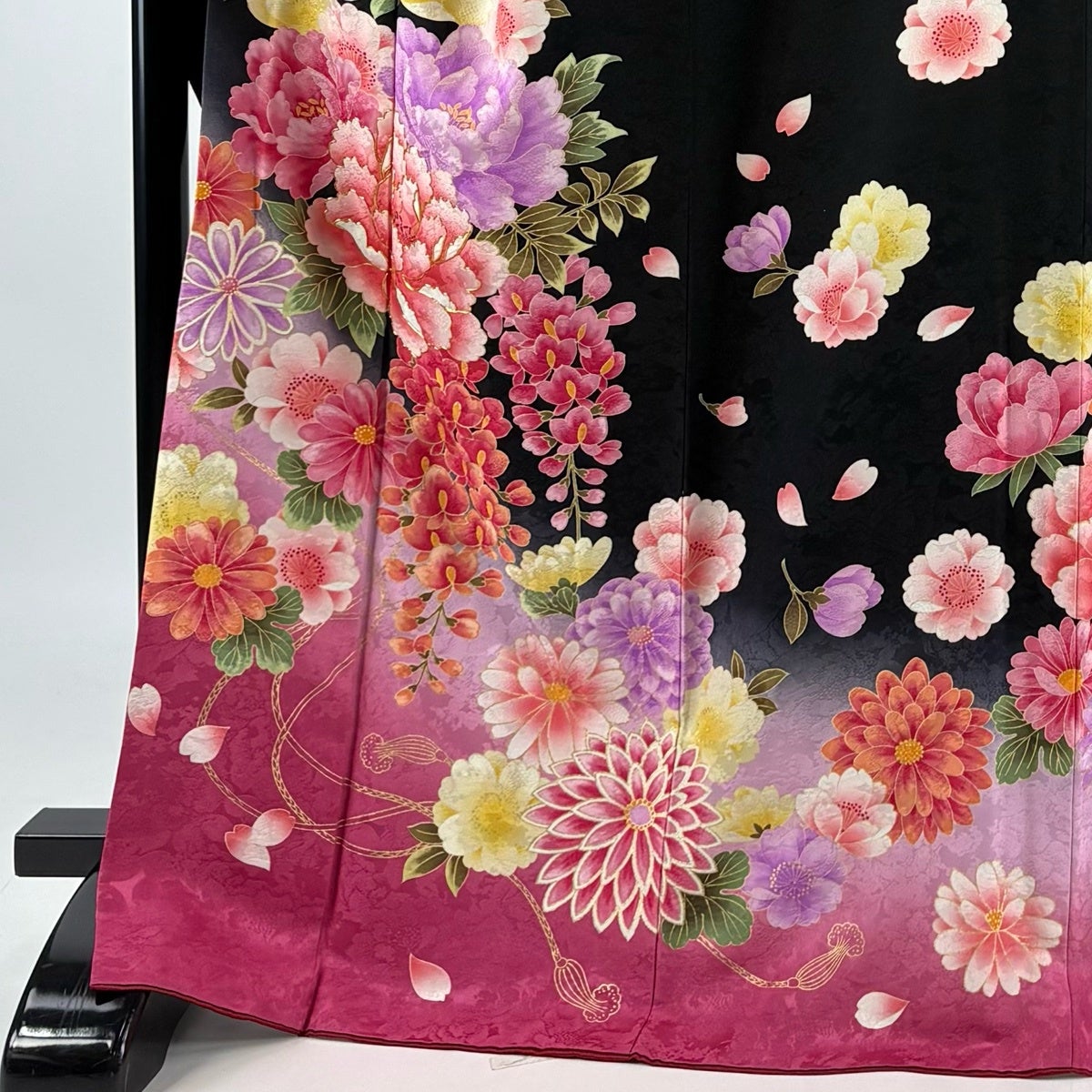 振袖 身丈168cm 裄丈67.5cm L 袷 牡丹 菊 金糸 金彩 黒 正絹 名品