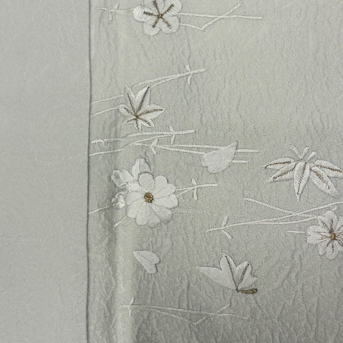 付下げ 身丈159cm 裄丈62.5cm S 袷 吹き寄せ 菊 金糸 刺繍 灰緑 正絹