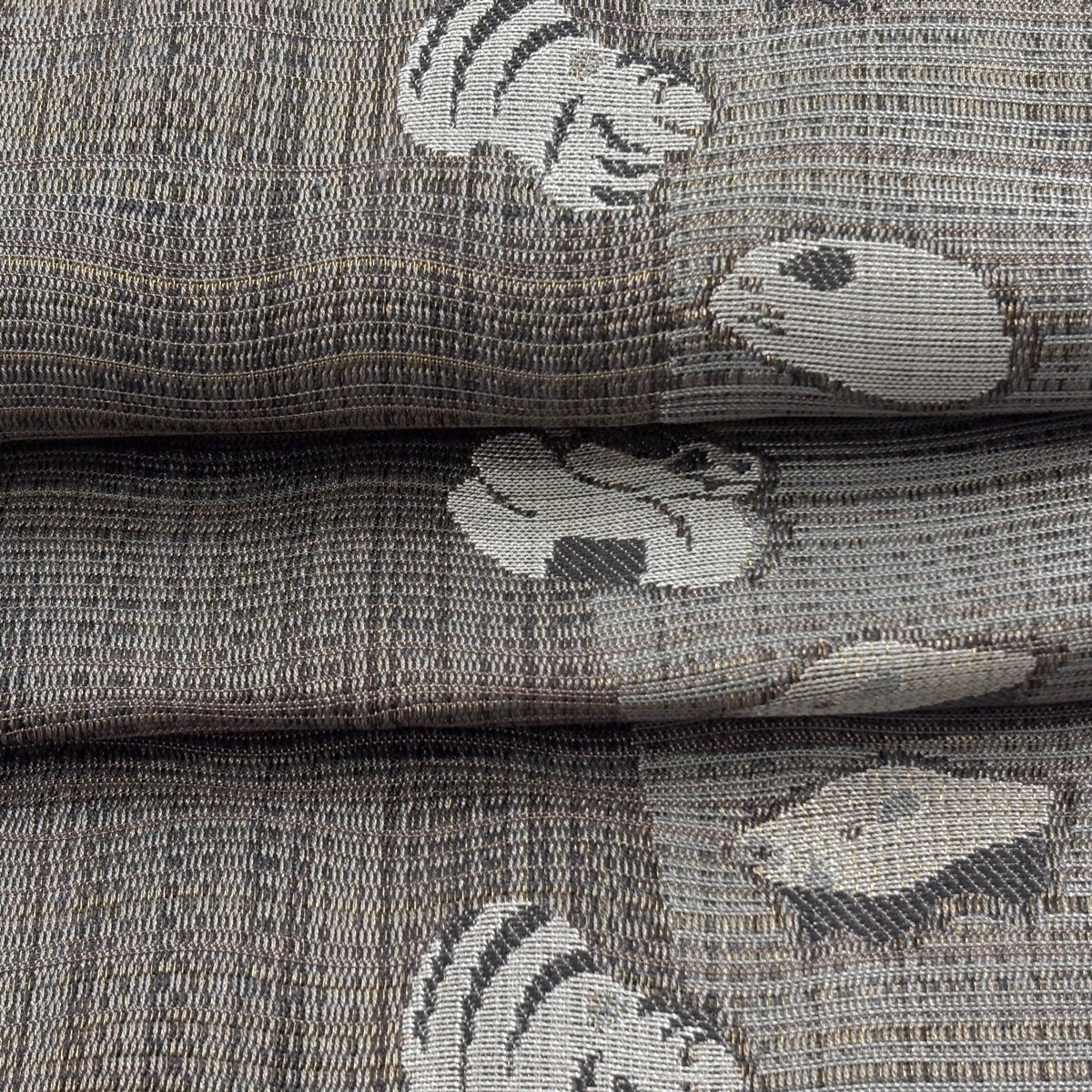 美品】 名古屋帯 逸品 八寸名古屋帯 松葉仕立て 十二支 金糸 灰色 正絹