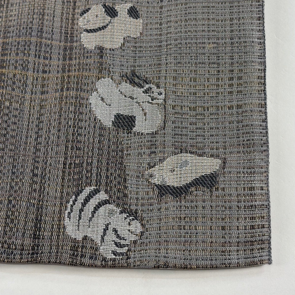 美品】 名古屋帯 逸品 八寸名古屋帯 松葉仕立て 十二支 金糸 灰色 正絹