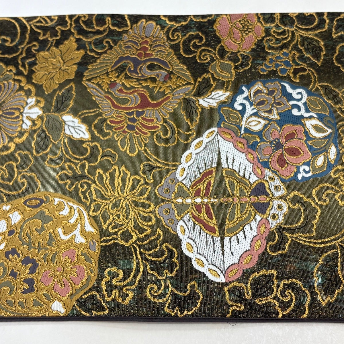 美品】 袋帯 名品 花鳥 蝶 金銀糸 刺繍 黒 六通 正絹｜中古・古着
