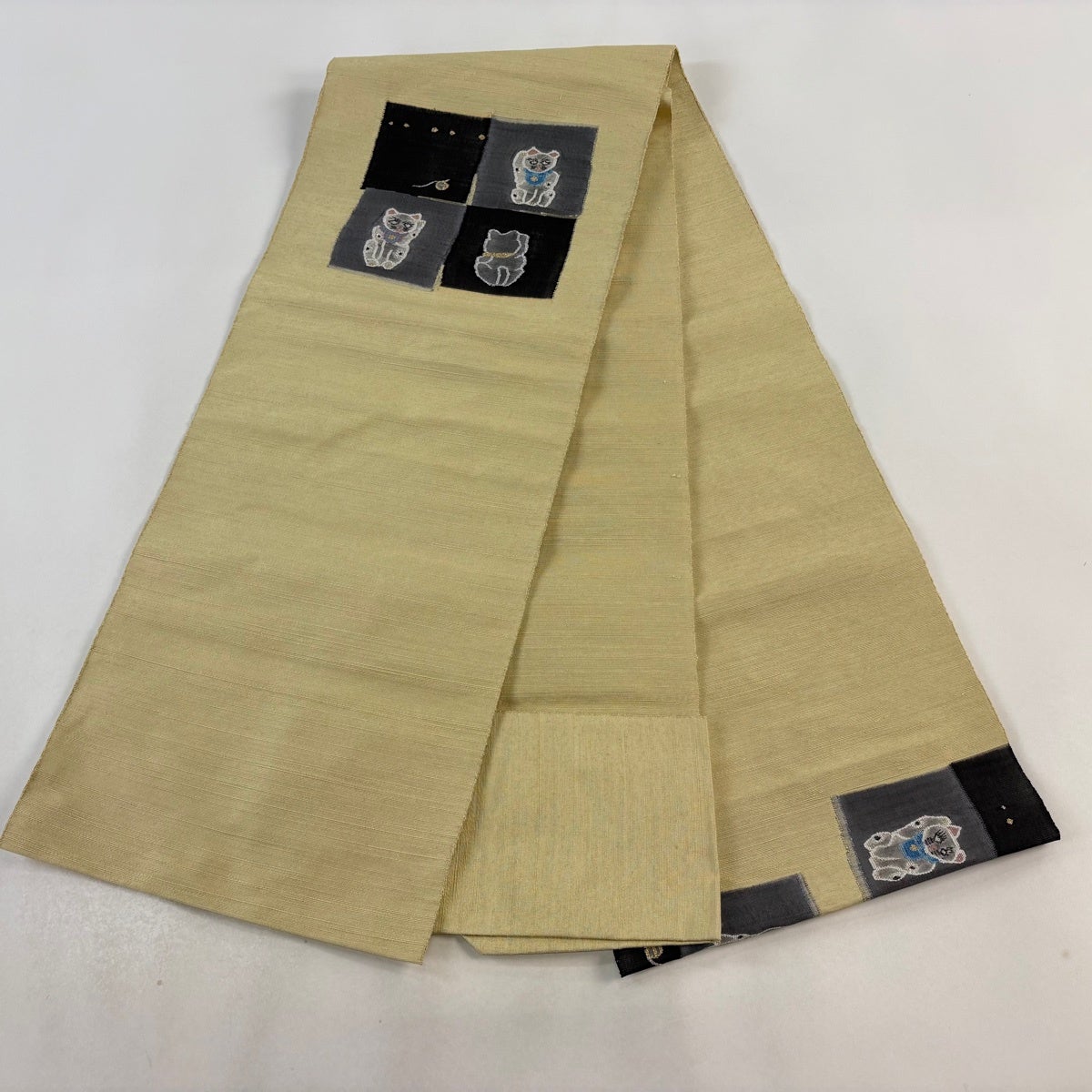 美品】 名古屋帯 名品 八寸名古屋帯 松葉仕立て 紬地 招き猫 鈴 金銀糸