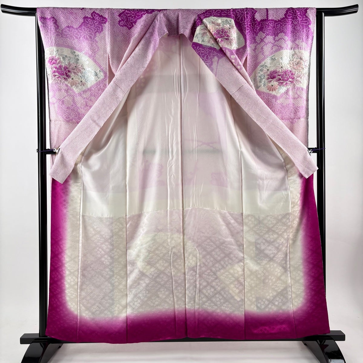 美品 正絹 振袖 やまと謹製 刺繍 駒刺繍 銀彩 絞り 紋意匠 紫 ピンク 豪華 振袖 身丈159cm 裄丈63.5cm S 袷 やまと 牡丹 扇面 刺繍 絞り 紫 正絹