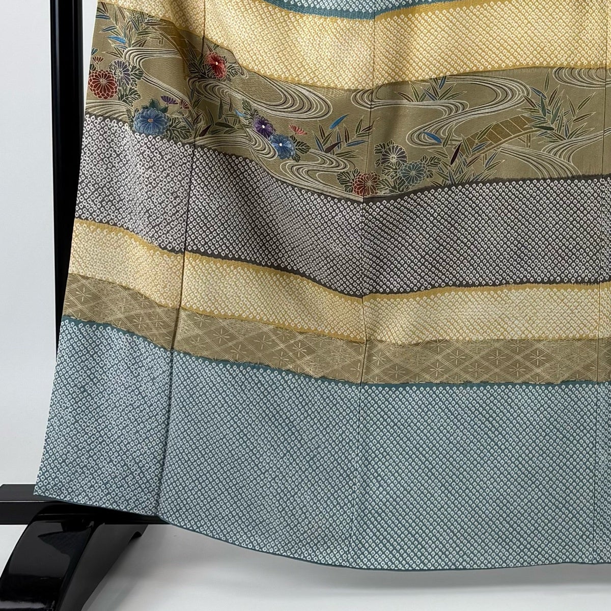 訪問着 身丈161.5cm 裄丈64cm M 袷 花井幸子 落款あり 菊 流水 刺繍