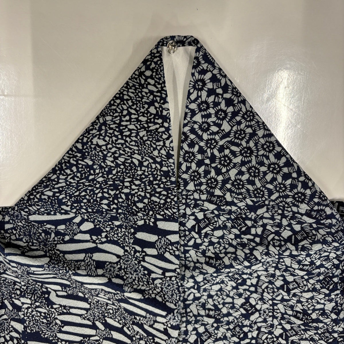 美品】 小紋 身丈166cm 裄丈65cm M 袷 草花 幾何学模様 藍色 正絹 名品