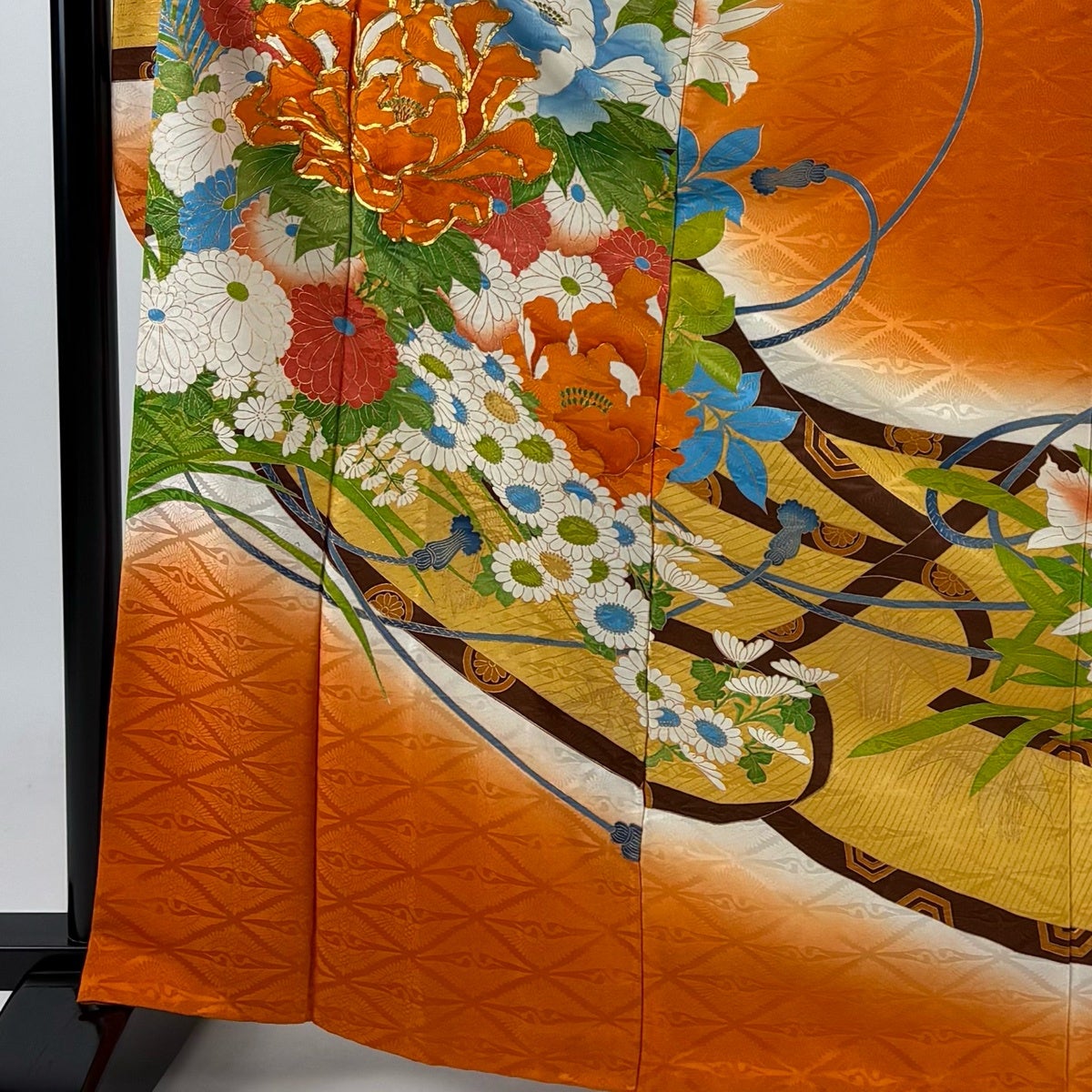美品】 振袖 身丈167cm 裄丈63cm S 袷 牡丹 菊 金糸 金彩 オレンジ