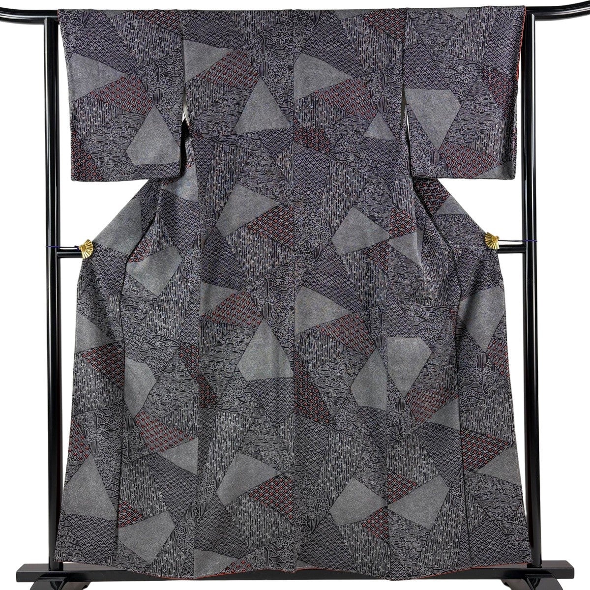 【美品】 大島紬 身丈155cm 裄丈63cm 正絹 逸品 【中古】 美品】 大島紬 身丈155cm 裄丈62cm S 袷 純泥染 証紙あり 麻の葉 花 焦
