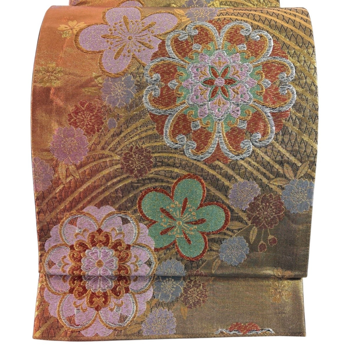 美品】 袋帯 秀品 華文 七宝 刺繍 本金箔 金色 お太鼓柄 正絹｜中古