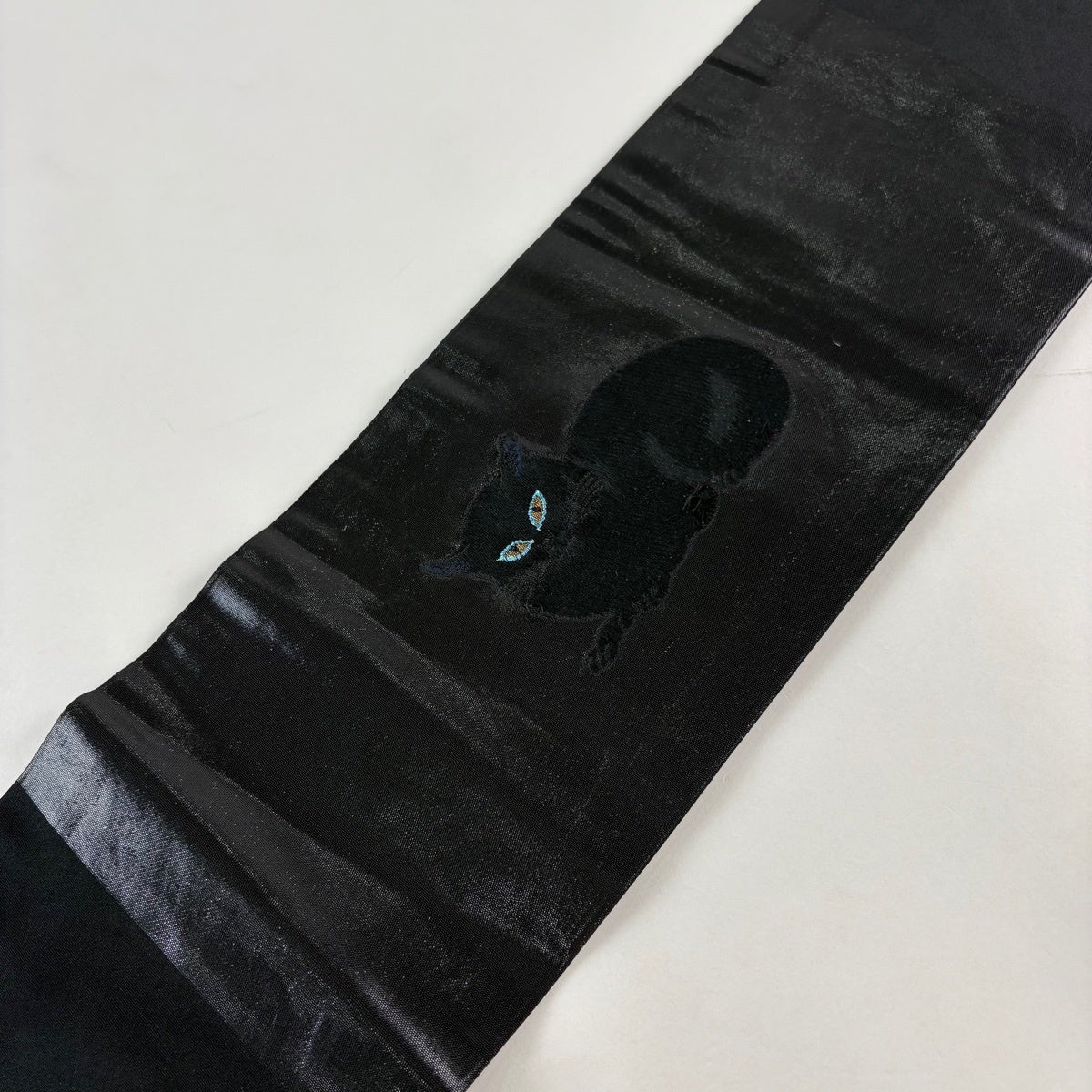 名古屋帯 名品 猫 刺繍 金糸 黒 正絹｜中古・古着・リサイクル着物通販
