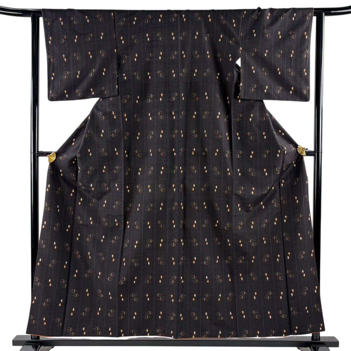 紬 身丈168cm 裄丈66cm M 袷 燕 井桁絣 墨色 正絹 名品｜中古・古着