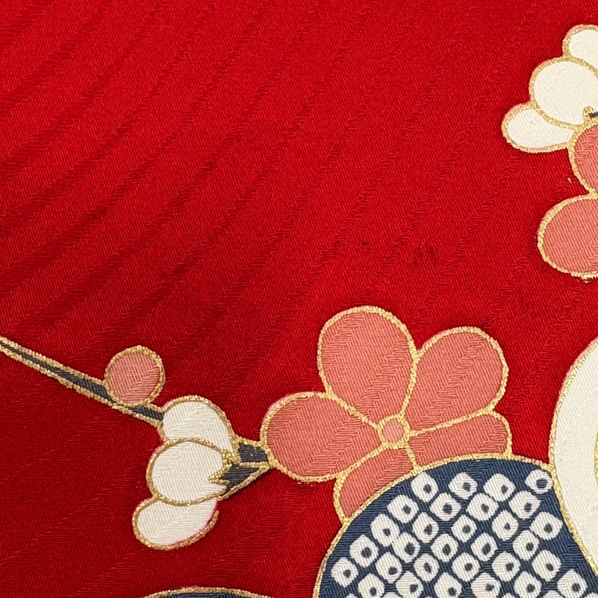 振袖単品　袷 梅 蝶 金糸 絞り 赤 正絹 秀品 振袖 身丈165cm 裄丈69cm L 袷 松梅 蝶 金糸 金彩 赤 正絹 秀品｜中古