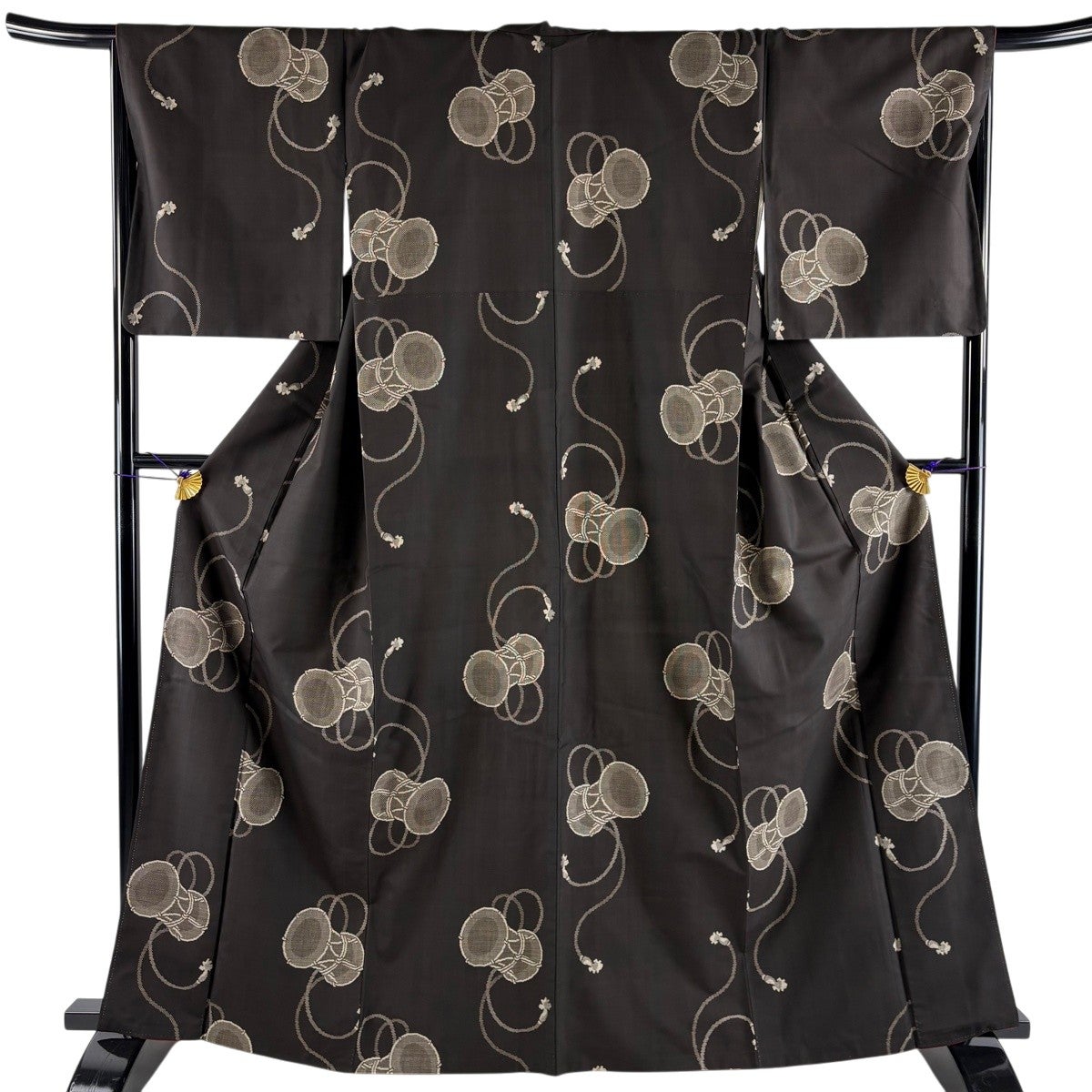 紬 身丈155cm 裄丈67.5cm L 単衣 縞 クリーム 正絹 名品｜中古・古着