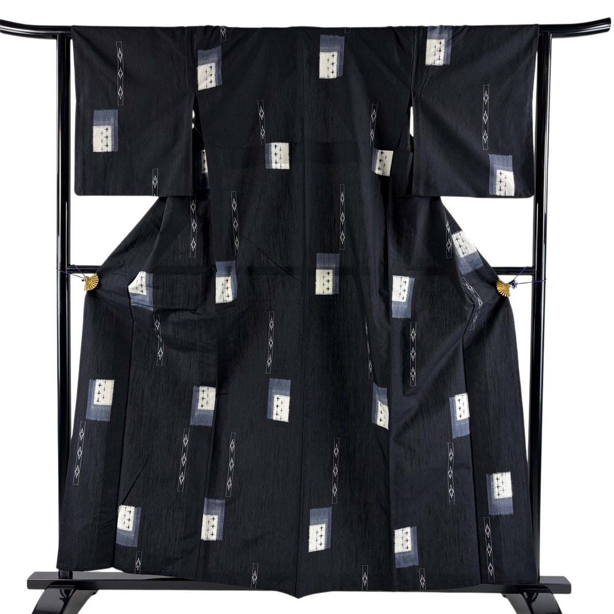 紬 身丈159cm 裄丈63cm S 薄物 絣柄 黒 正絹 秀品｜中古・古着