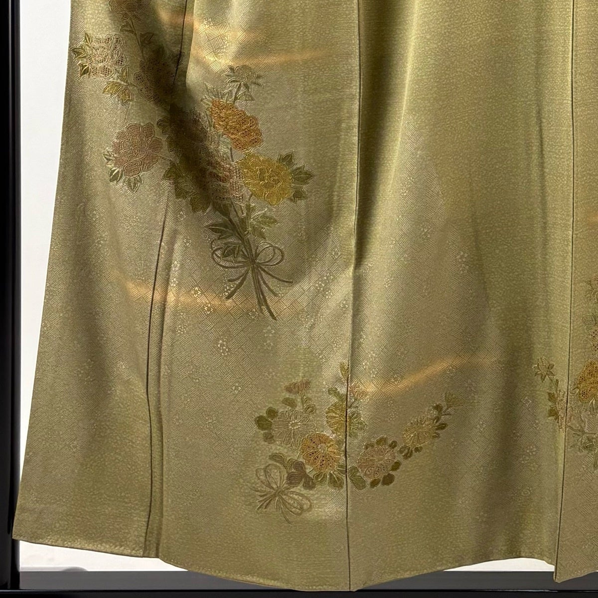 付下げ 身丈155.5cm 裄丈63.5cm S 袷 花束 霞 刺繍 金彩 茶緑色 正絹