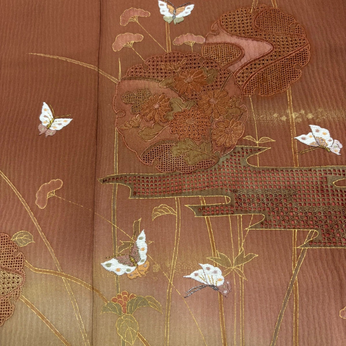 美品】 訪問着 身丈153cm 裄丈62.5cm S 袷 雪輪 蝶 刺繍 金銀糸 赤茶