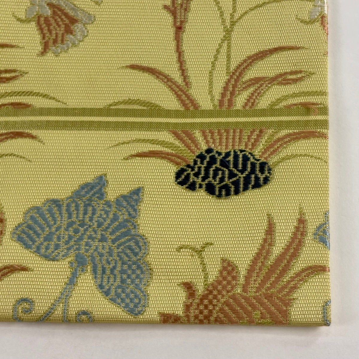 名古屋帯 逸品 草花 蝶 抹茶色 正絹｜中古・古着・リサイクル着物通販