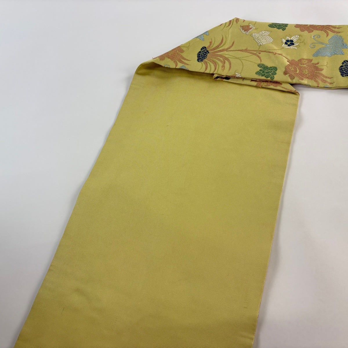 名古屋帯 逸品 草花 蝶 抹茶色 正絹｜中古・古着・リサイクル着物通販