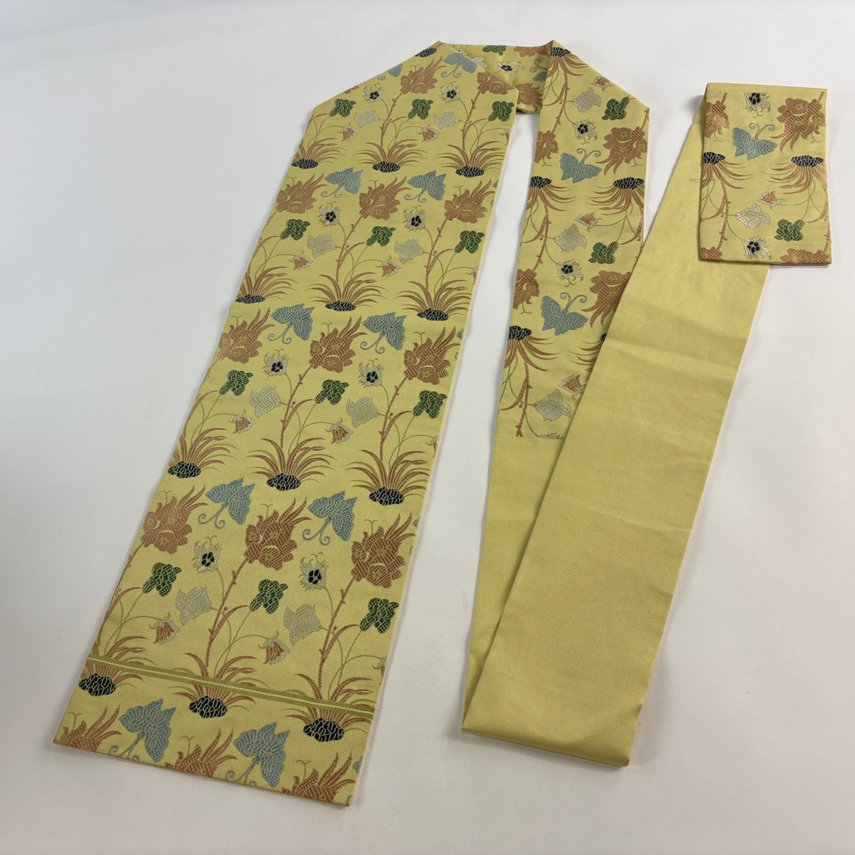 名古屋帯 逸品 草花 蝶 抹茶色 正絹｜中古・古着・リサイクル着物通販