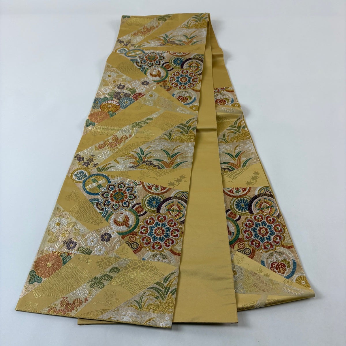 美品】 袋帯 秀品 関西仕立て 華文 宝尽くし 金銀糸 唐織 ベージュ 六