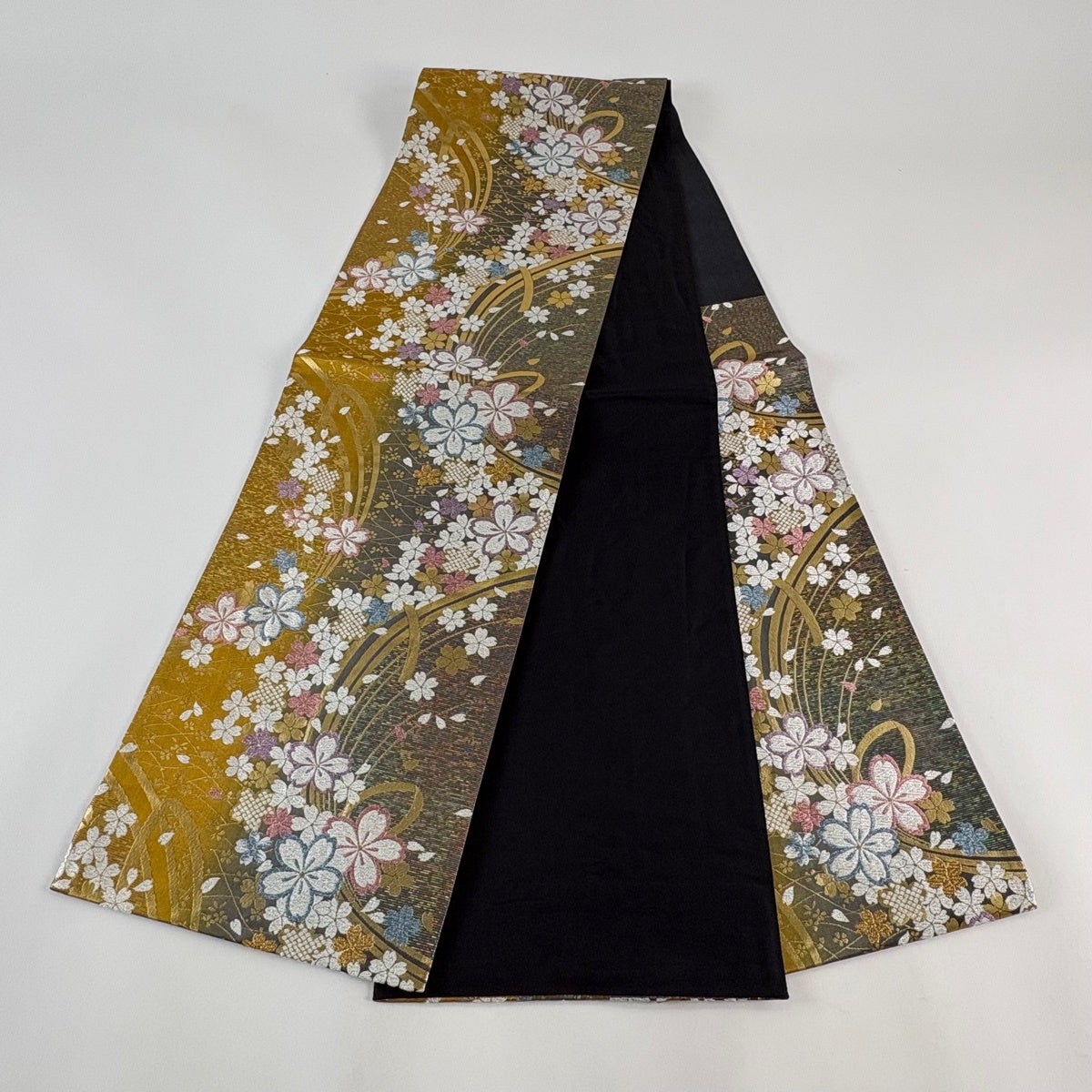 美品】 袋帯 秀品 桜 幾何学 箔 唐織 黄土色 六通 正絹｜中古・古着