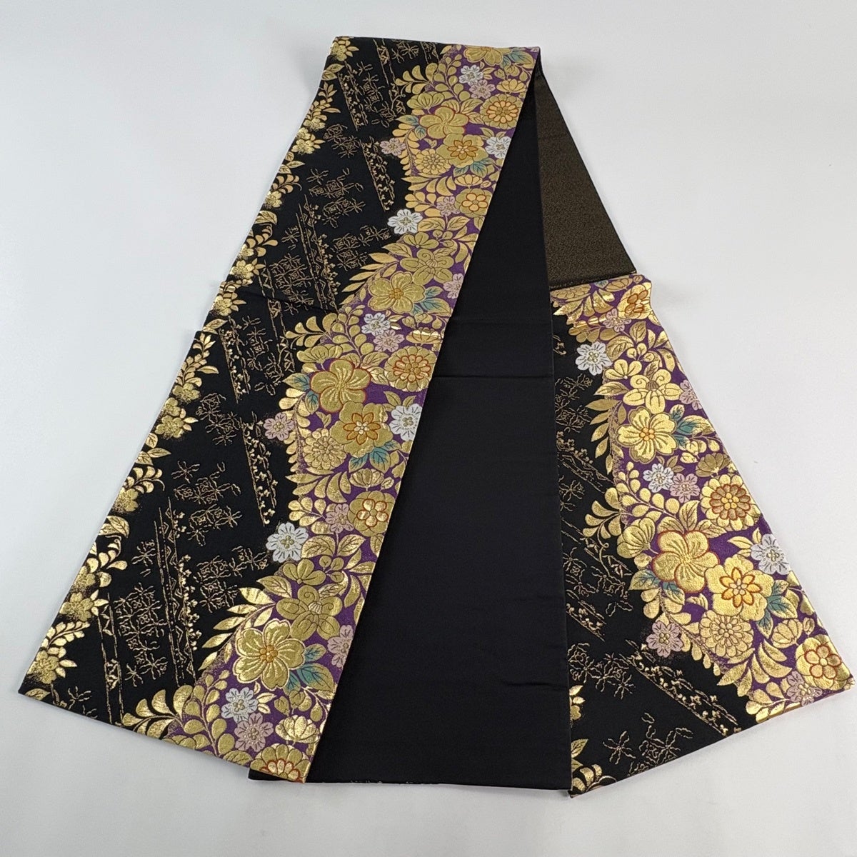 美品】 袋帯 秀品 草花 箔 金糸 黒 六通 正絹｜中古・古着・リサイクル