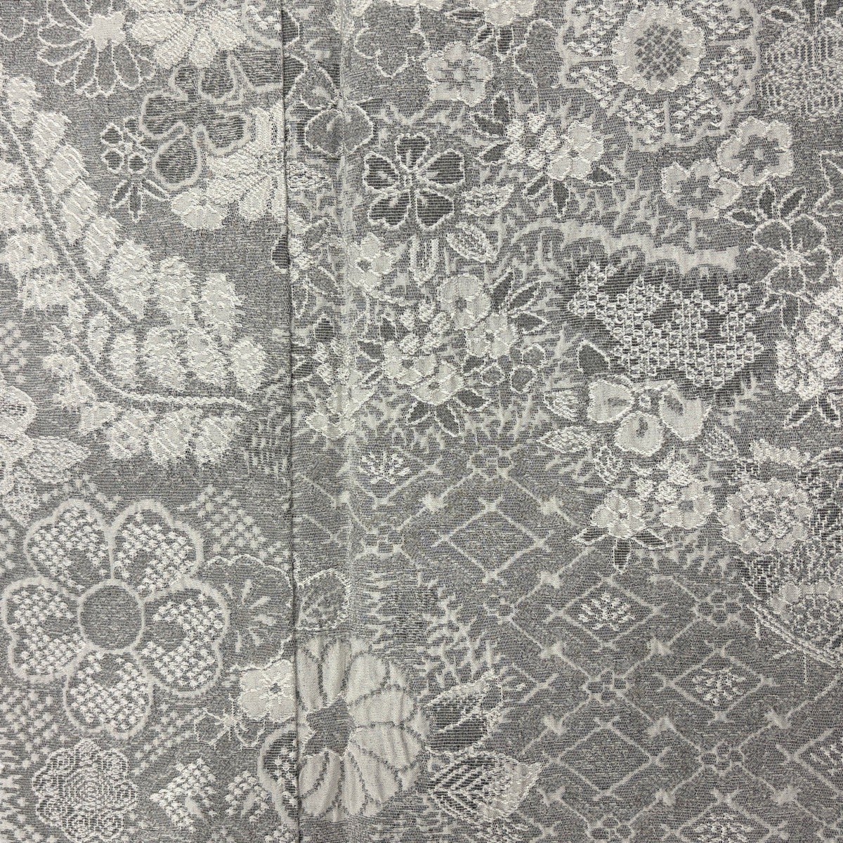 美品】 小紋 身丈167cm 裄丈65cm M 袷 紋意匠 草花 菱 灰色 正絹 逸品