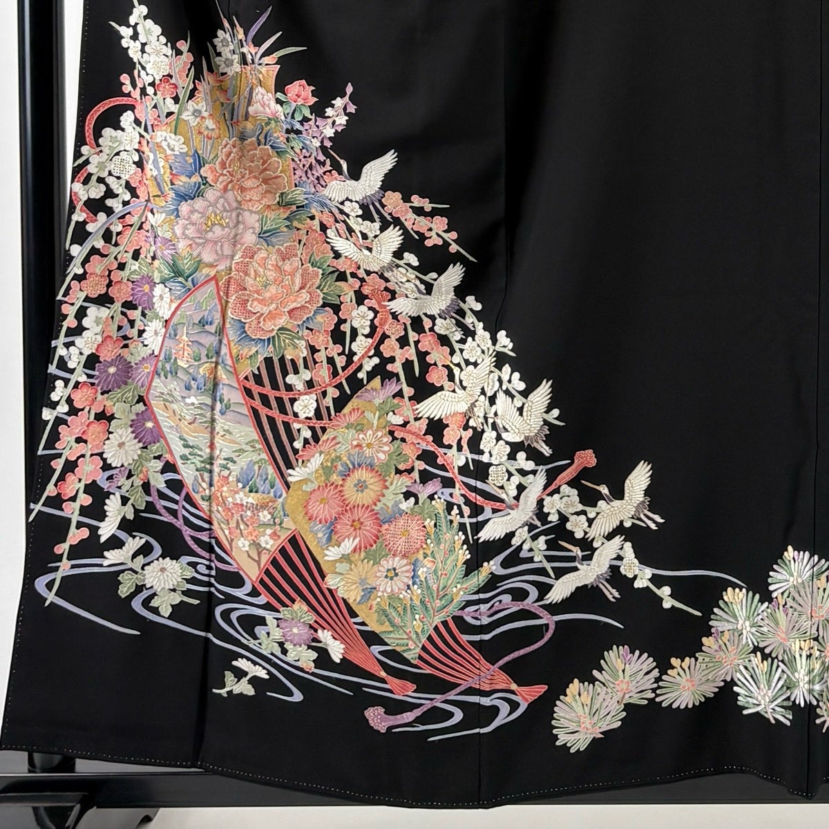 黒留袖 身丈159cm 裄丈64cm M 袷 花扇 鶴 刺繍 金糸 黒 正絹 秀品