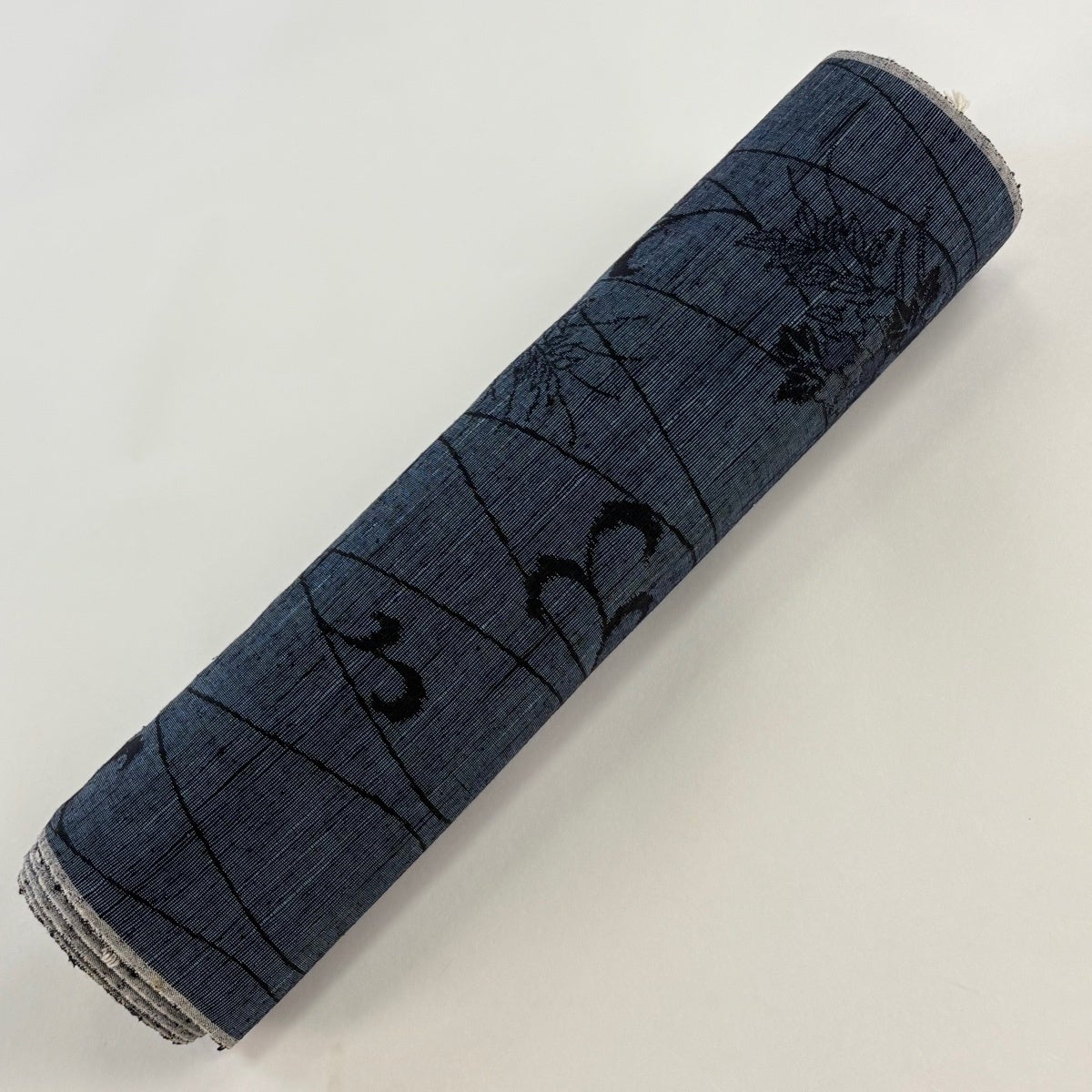 反物 秀品 紬 草花 唐草 藍色 正絹｜中古・古着・リサイクル着物通販