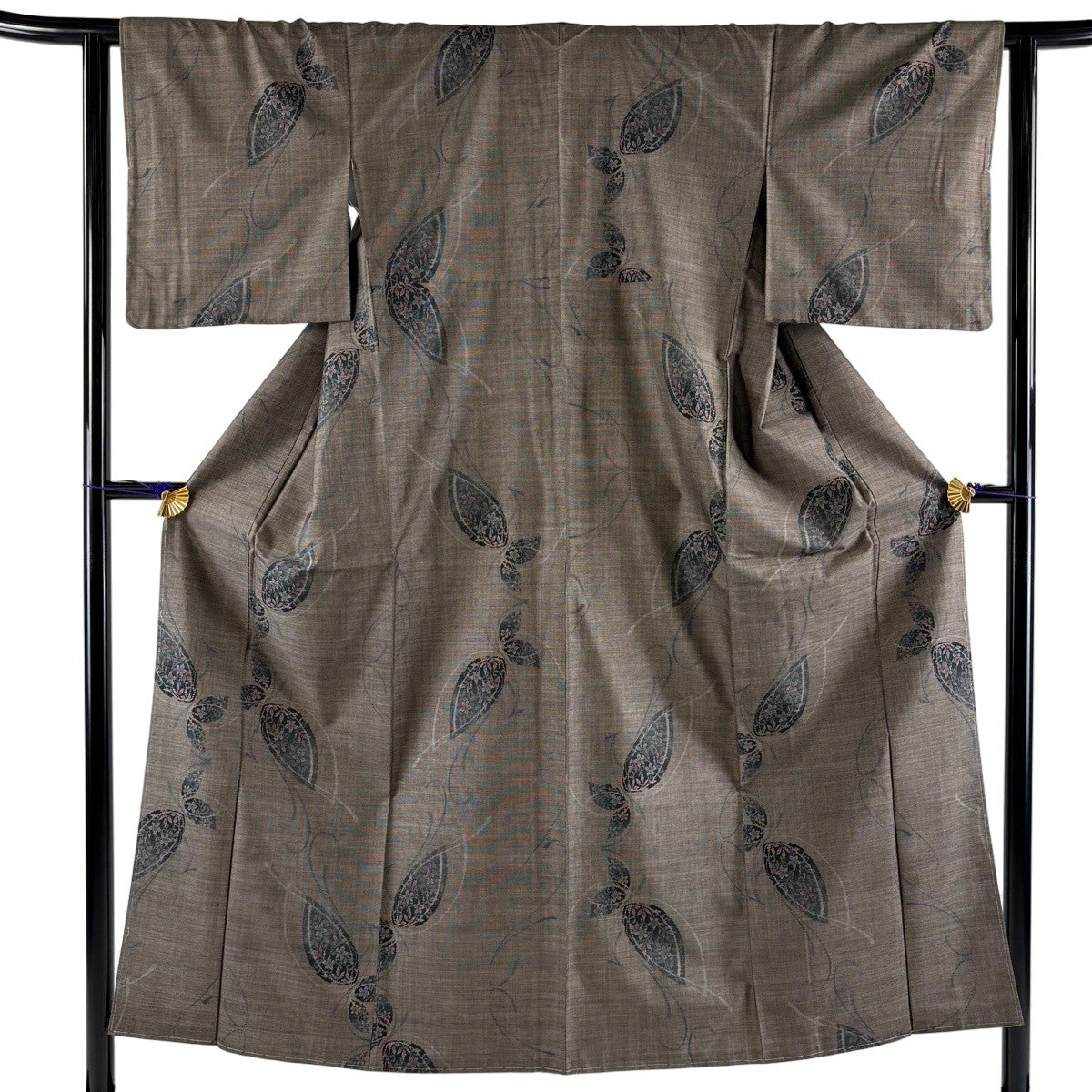 美品】 大島紬 身丈152cm 裄丈62.5cm S 袷 純泥染 証紙あり 草花 焦