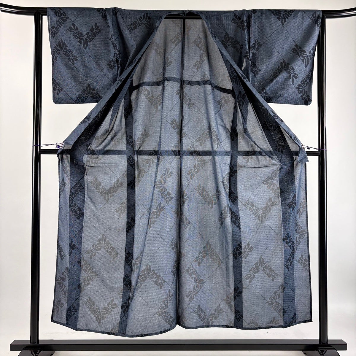 美品】 紬 身丈152.5cm 裄丈65cm M 薄物 夏紬 バチ衿 花 幾何学模様 藍