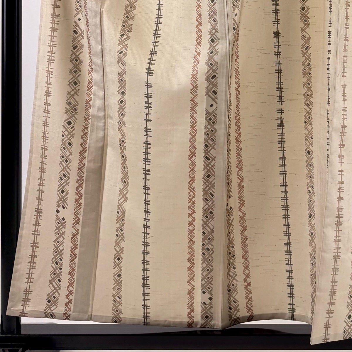 美品】 小紋 身丈157cm 裄丈67cm M 単衣 大島紬地 本場縞大島 証紙あり