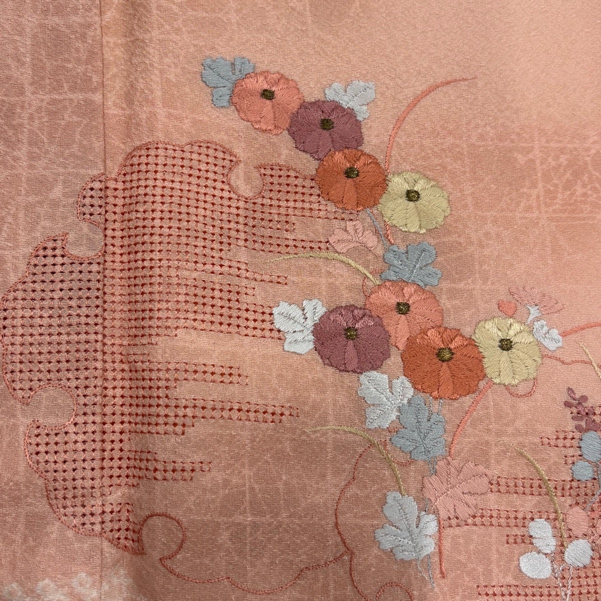 訪問着 身丈166cm 裄丈68cm L 袷 菊 雪輪 絞り 刺繍 サーモンピンク