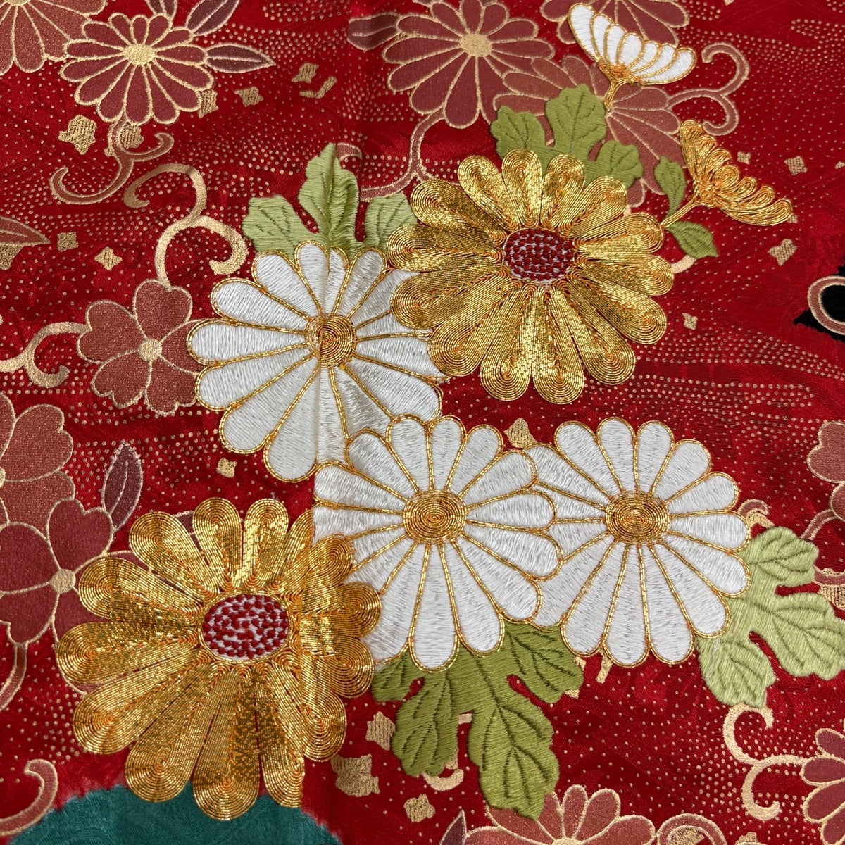 振袖 身丈164cm 裄丈66cm M 袷 菊唐草 雲文 絞り 刺繍 赤 正絹 秀品