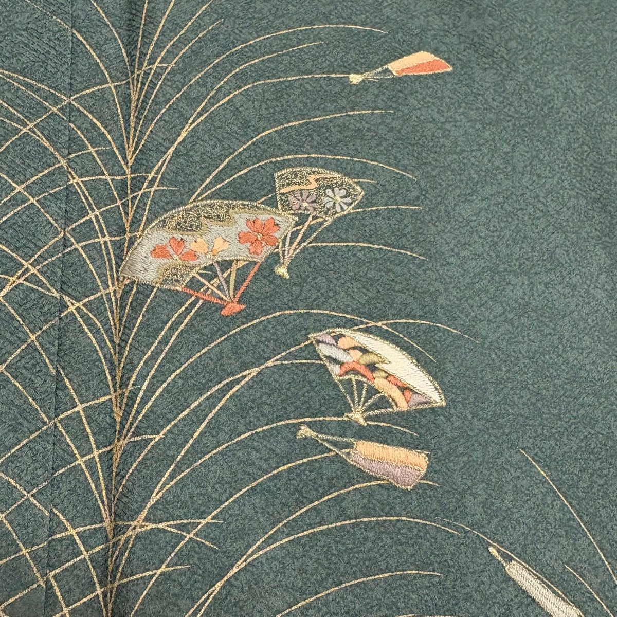 美品】 訪問着 身丈158.5cm 裄丈65.5cm M 袷 扇 籠目 刺繍 金彩 深緑