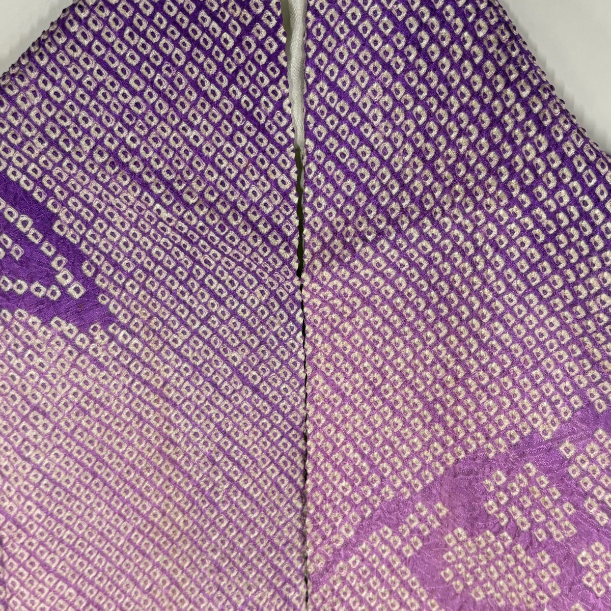 振袖 身丈160cm 裄丈64cm M 袷 菊 笹 総絞り 銀糸 紫 正絹 秀品｜中古
