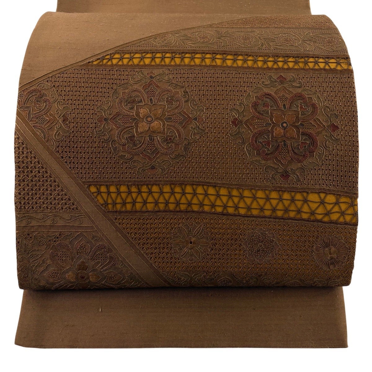 美品】 袋帯 秀品 紬地 華文 草花 刺繍 茶色 お太鼓柄 正絹｜中古