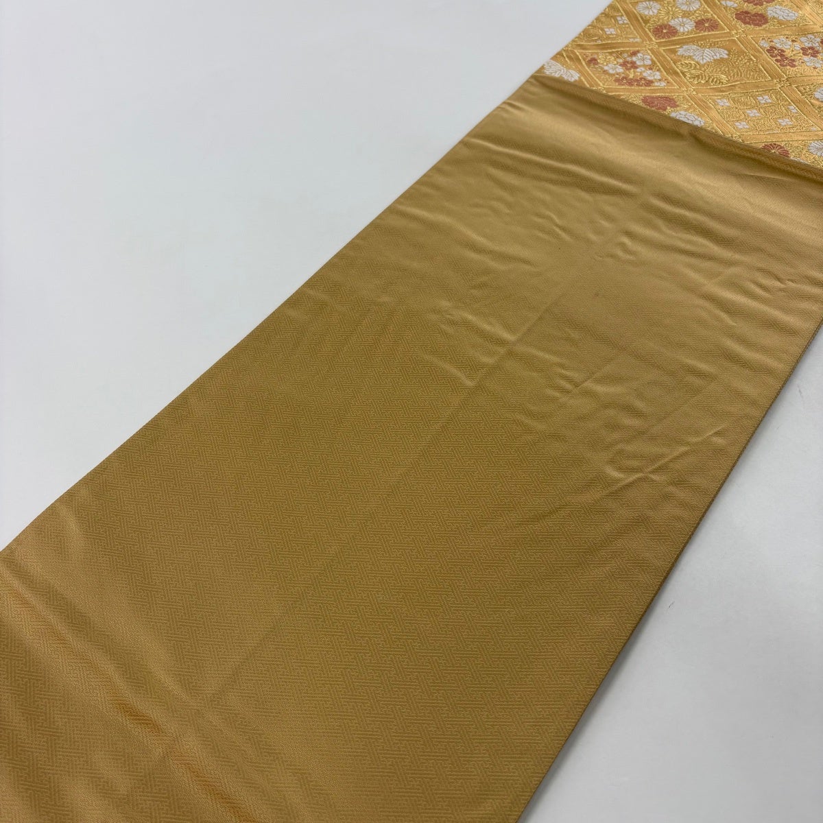 美品】 袋帯 秀品 孔雀 華文 箔 唐織 金色 六通 正絹｜中古・古着