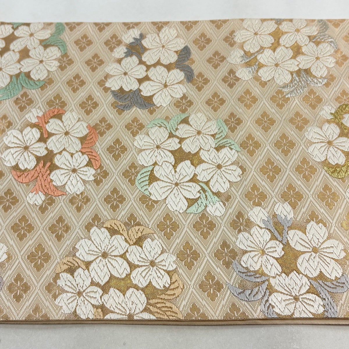 美品】 袋帯 逸品 落款あり 山口弘躬監修 松皮地桜花文 唐織 箔