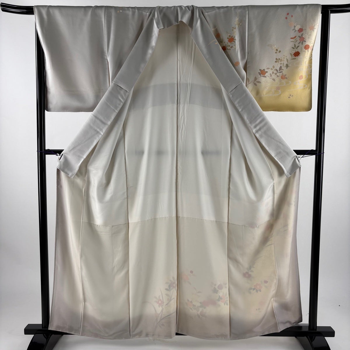 訪問着 身丈160cm 裄丈64.5cm M 袷 草花 観世水 金糸 金彩 灰白 正絹