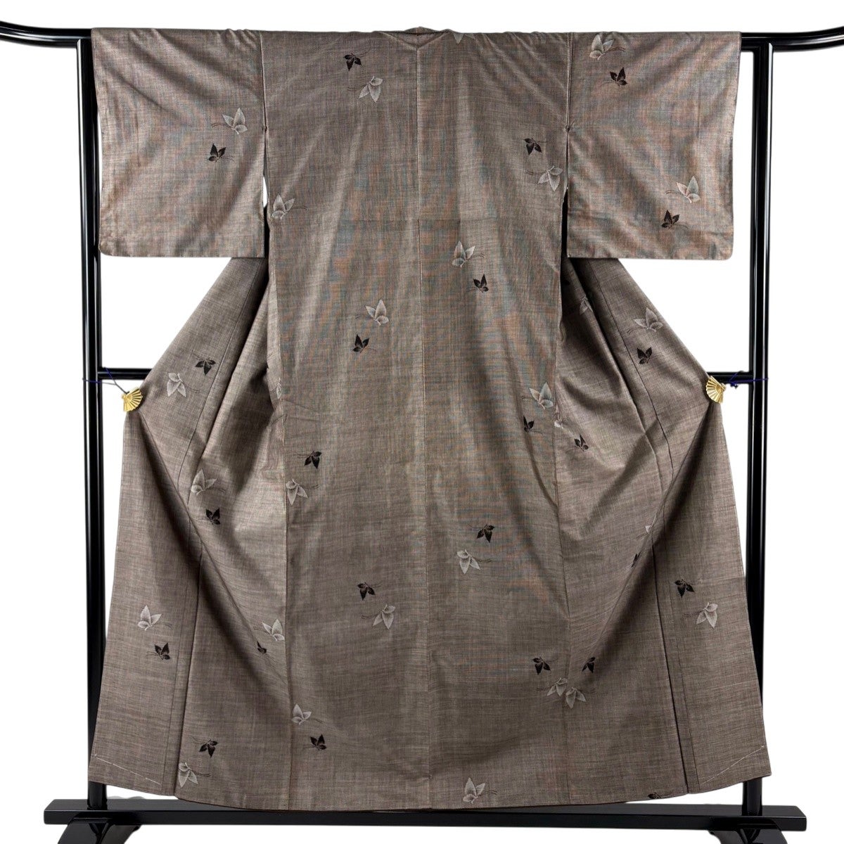 【美品】 紬 身丈153.5cm 裄丈64cm 正絹 逸品 【中古】 美品】 紬 身丈153.5cm 裄丈62cm S 袷 菊 茶色 正絹 秀品｜中古・古着