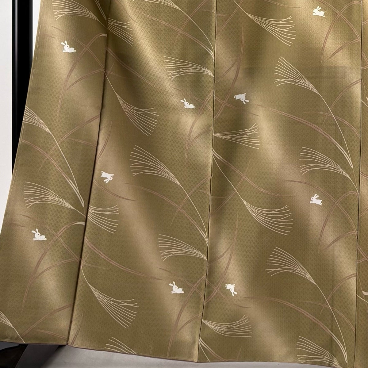 美品】 小紋 身丈165cm 裄丈67.5cm L 袷 バチ衿 ススキ うさぎ ぼかし