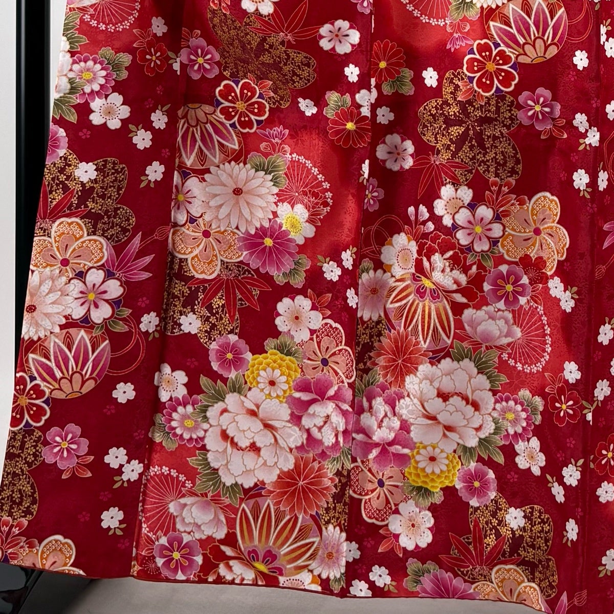 美品】 振袖 身丈162.5cm 裄丈68.5cm L 袷 二尺袖 草花 手鞠 金彩 赤