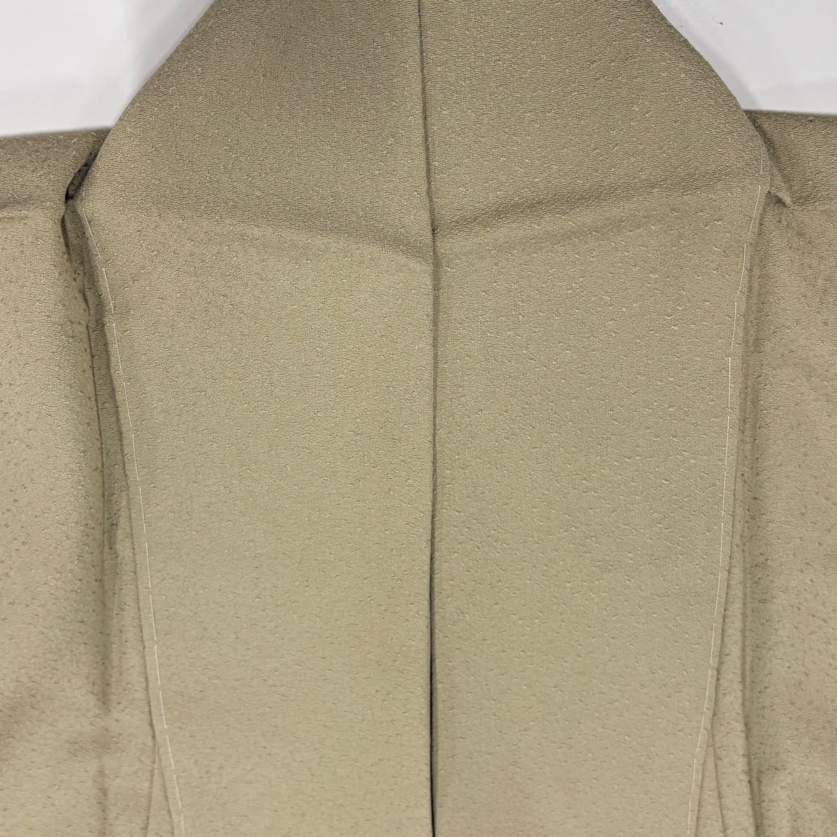 美品】 色無地 身丈162cm 裄丈64cm M 単衣 地紋 薄茶色 正絹 優品 一つ