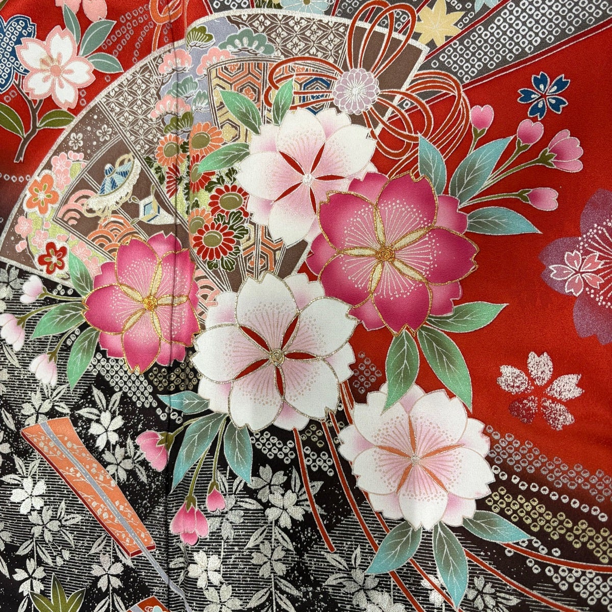 振袖 身丈157cm 裄丈67cm M 袷 桧扇 桜 金銀糸 金銀彩 茜色 正絹 秀品