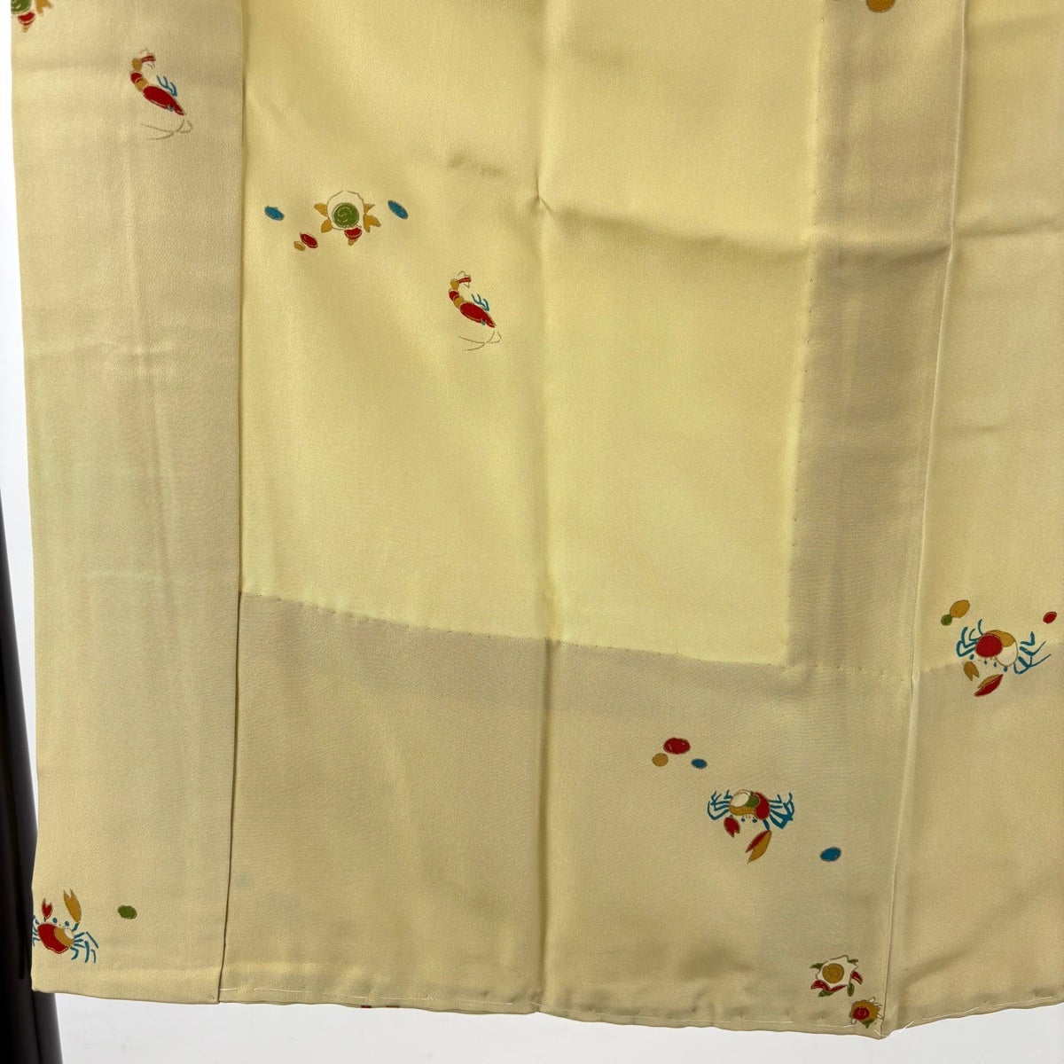 美品】 長襦袢 身丈125cm 裄丈65.5cm M 鈴乃屋 かに えび 金彩