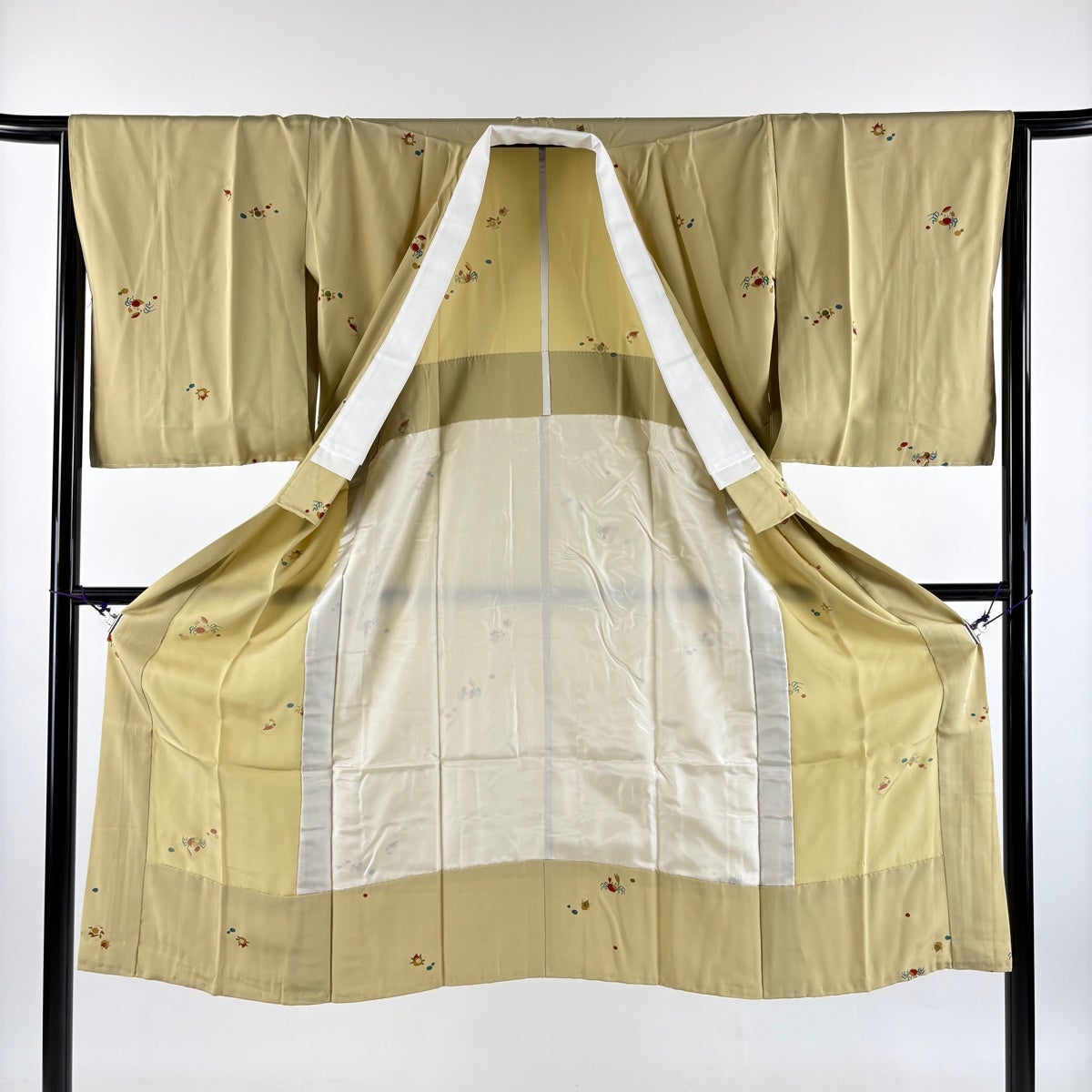 美品】 長襦袢 身丈125cm 裄丈65.5cm M 鈴乃屋 かに えび 金彩