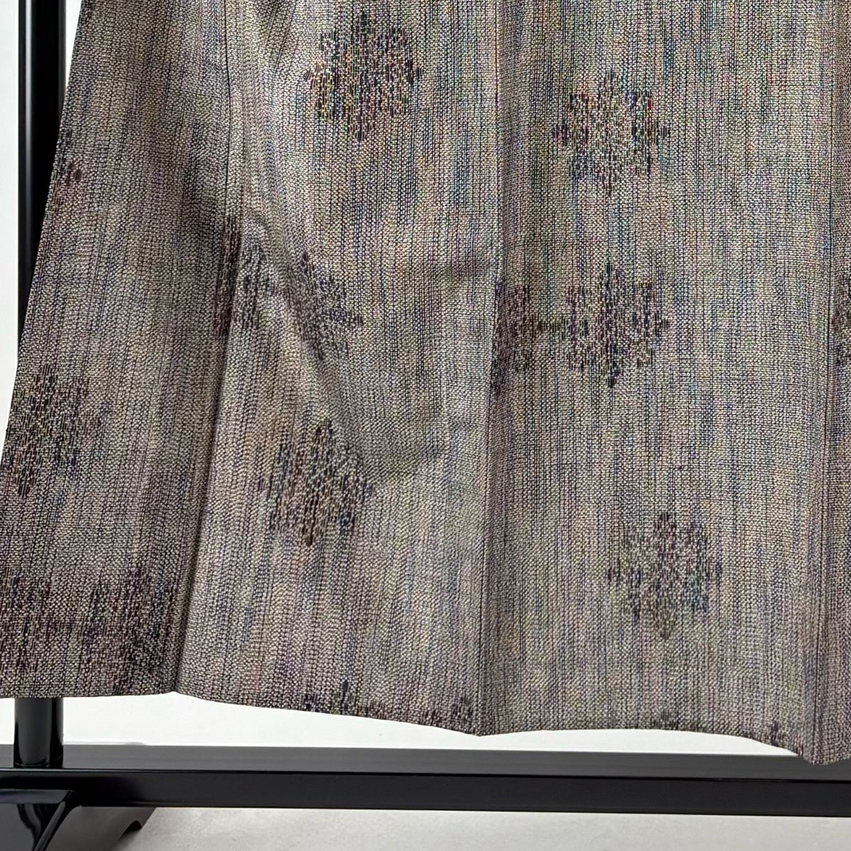 紬 身丈154cm 裄丈63.5cm S 単衣 天山紬 縞 華文 灰紫 正絹 秀品｜中古